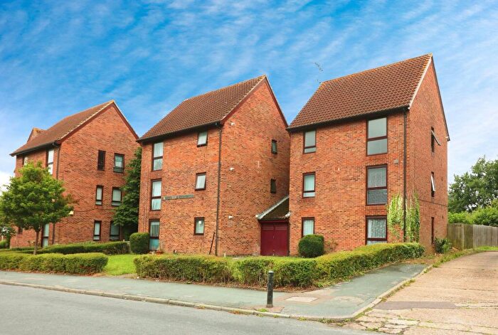 1 Bedroom Flat To Rent In Central Drive, St Albans, AL4