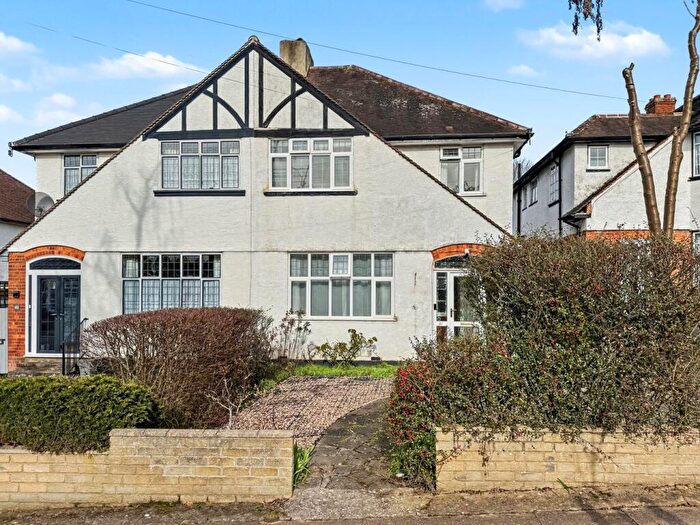 3 Bedroom Semi Detached House For Sale In Park Avenue, Orpington, BR6