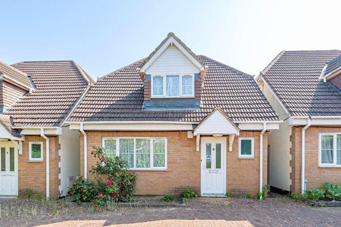 3 Bedroom Bungalow To Rent In Brigstock Road, Thornton Heath, CR7