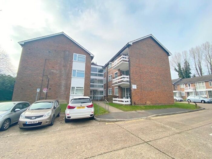 2 Bedroom Flat To Rent In Stanmore, Middlesex, HA7