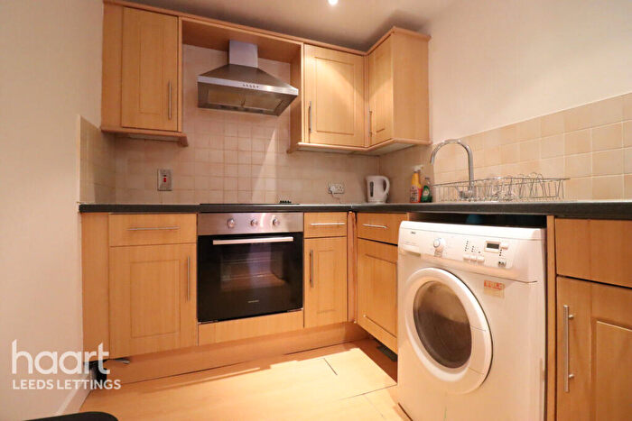 2 Bedroom Apartment To Rent In Concord Street, Leeds, LS2