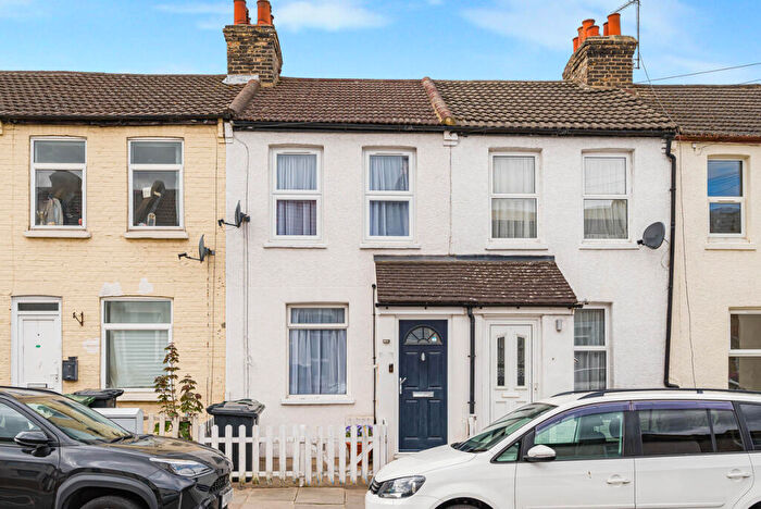 2 Bedroom Terraced House For Sale In Howard Road, Dartford, DA1