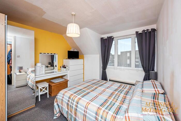 1 Bedroom Flat For Sale In Jengers Mead, Laura House Jengers Mead, RH14