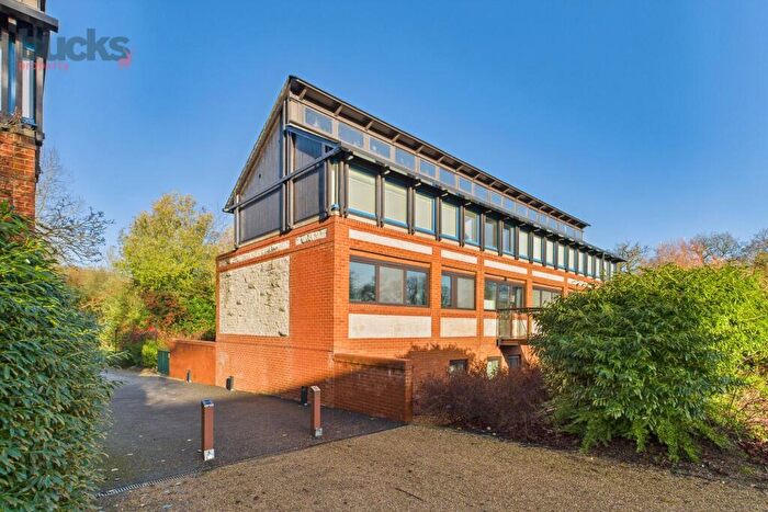 2 Bedroom Flat For Sale In Four Ashes Road, Cryers Hill, HP15