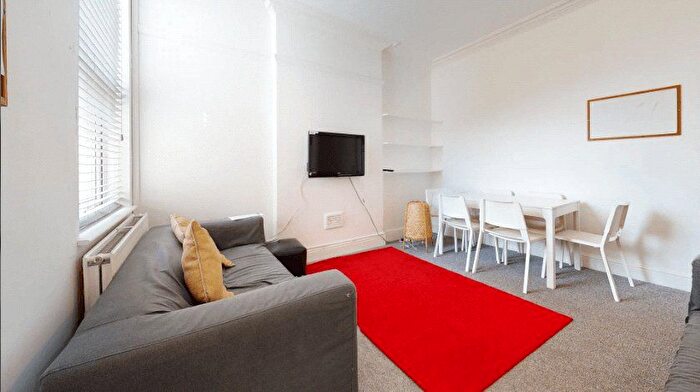 3 Bedroom Flat To Rent In Walker House, Phoenix Road, London, NW1