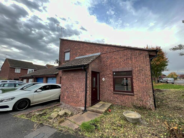 2 Bedroom Property To Rent In Ashtree Road, Frome, Somerset, BA11