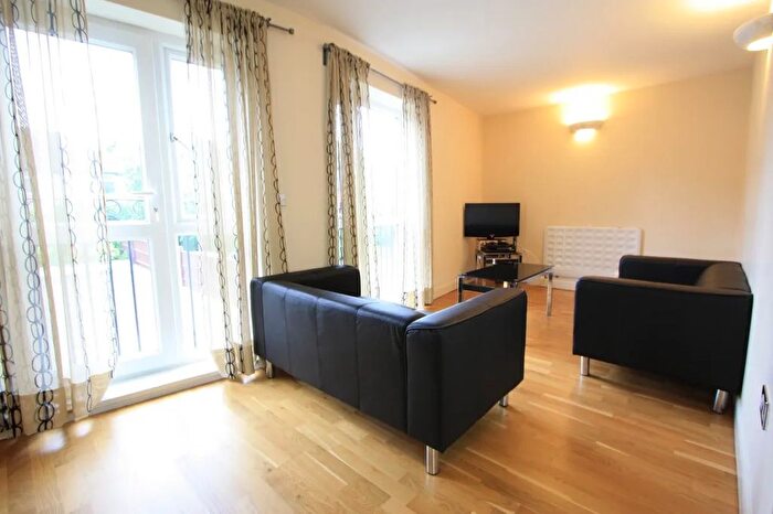 2 Bedroom Flat To Rent In Eaton Road, Sutton, SM2