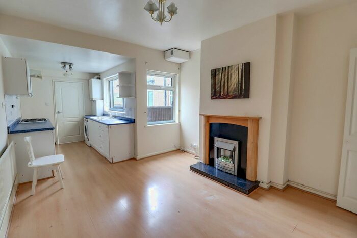 1 Bedroom Flat To Rent In Charles Street, Hinckley, LE10