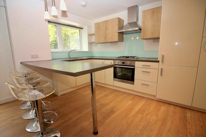1 Bedroom Flat To Rent In Embassy Lodge, Green Lanes, Stoke Newington, London, N16