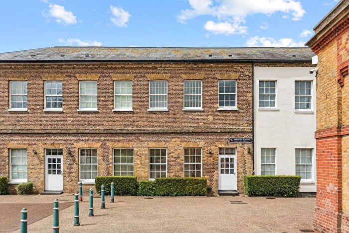 1 Bedroom Flat For Sale In James Lee Square, Enfield, EN3