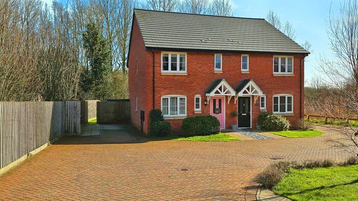 3 Bedroom Semi-Detached House For Sale In Horsepool Avenue, Markfield, LE67