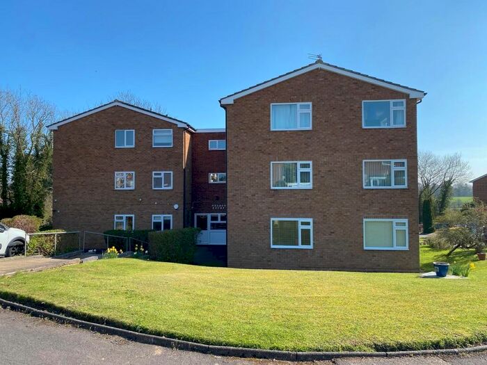 2 Bedroom Flat To Rent In Meadow Drive, Hampton-In-Arden, Solihull, B92