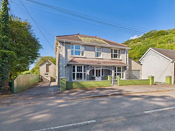 4 Bedroom Detached House For Sale In Trevaughan, Carmarthen, SA31