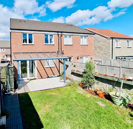 3 Bedroom Semi-Detached House For Sale In Aesop Drive, Bristol, BS31