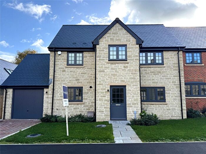 3 Bedroom Semi-Detached House For Sale In King Alfred's Drive, Wincanton, Somerset, BA9