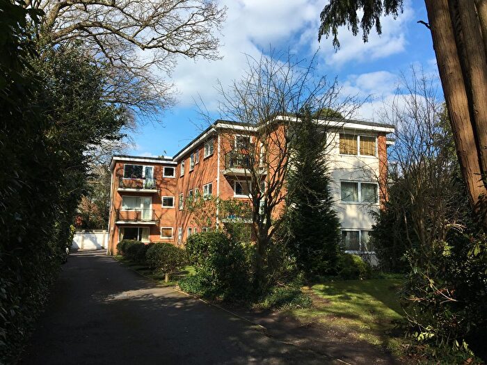 3 Bedroom Flat To Rent In Richmond Park Road, Bournemouth, BH8