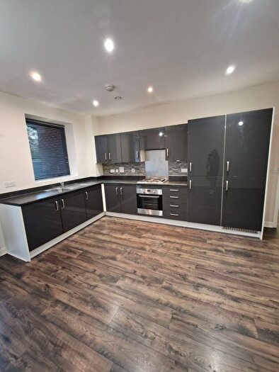 2 Bedroom Flat To Rent In Lowry Court, Harrow, Greater London, HA3