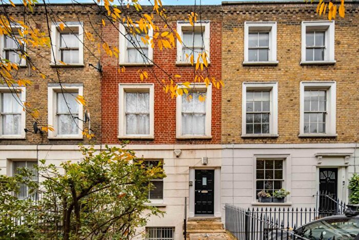 2 Bedroom Flat For Sale In Kingsland Road, London, E8