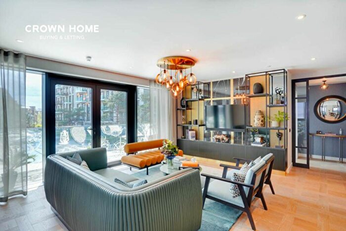 1 Bedroom Apartment For Sale In Saffron Gardens, London Dock, Vaughan Way, London, E1W