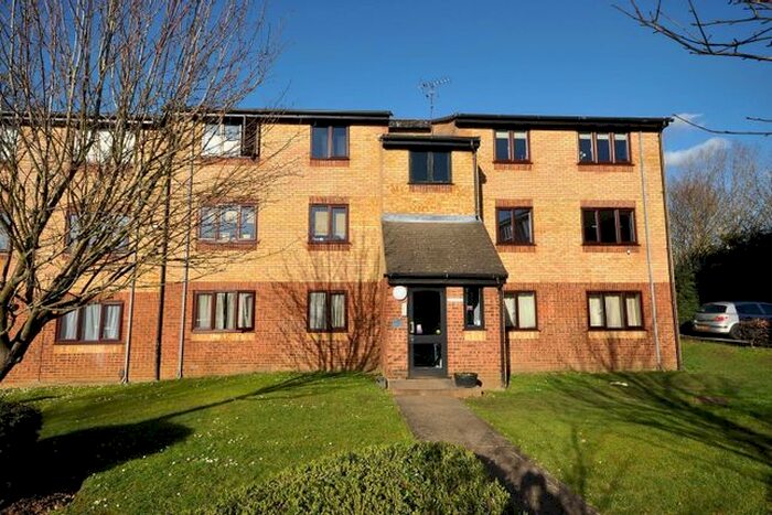1 Bedroom Flat To Rent In Chiswell Court, Sandown Road, Watford, WD24