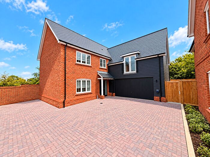 4 Bedroom Detached House For Sale In Station Road, Bow Brickhill, MK17