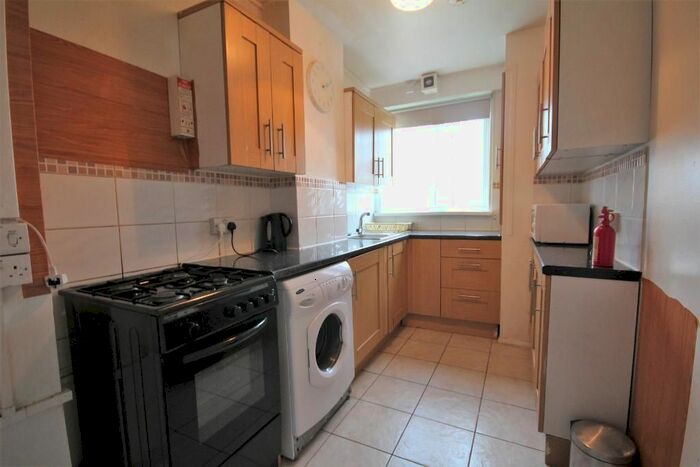 2 Bedroom Flat To Rent In Clifton Road, Islington, London, N1