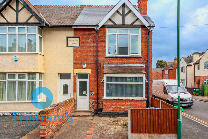 6 Bedroom Semi-Detached House To Rent In Greenfield Street, Nottingham, NG7