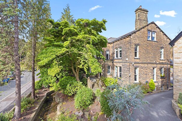 2 Bedroom Flat For Sale In Grove Road, Ilkley, LS29