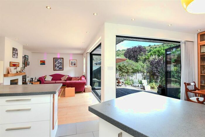 4 Bedroom Detached Bungalow To Rent In Coombe Vale, Saltdean BN2