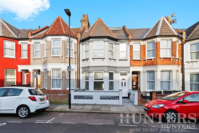 2 Bedroom Flat To Rent In Kitchener Road, London, N17