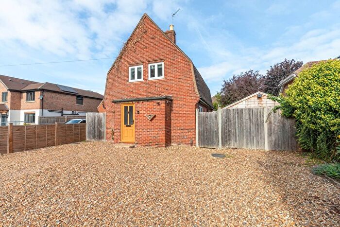 3 Bedroom Detached House For Sale In Woods Road, Caversham, RG4