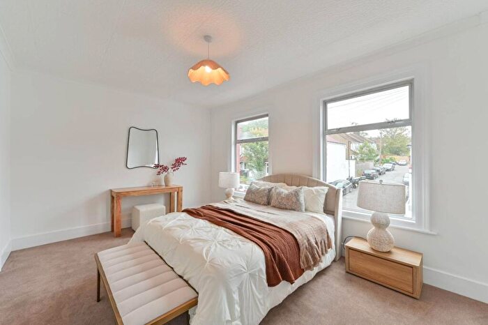 3 Bedroom Terraced House For Sale In Grange Park Road, Thornton Heath, CR7