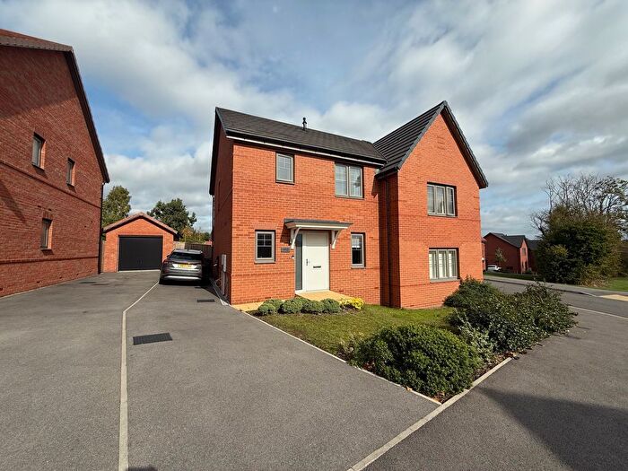 3 Bedroom Semi-Detached House For Sale In Canyon Meadow, Creswell, Worksop, S80