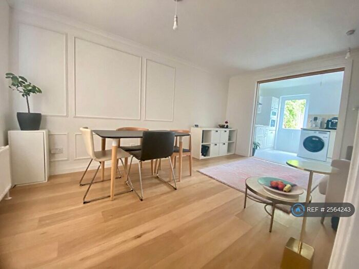 2 Bedroom Semi-Detached House To Rent In Grange Close North, Bristol, BS9