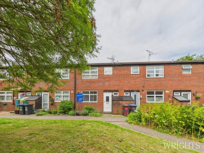 3 Bedroom Terraced House For Sale In Guessens Road, Welwyn Garden City, AL8