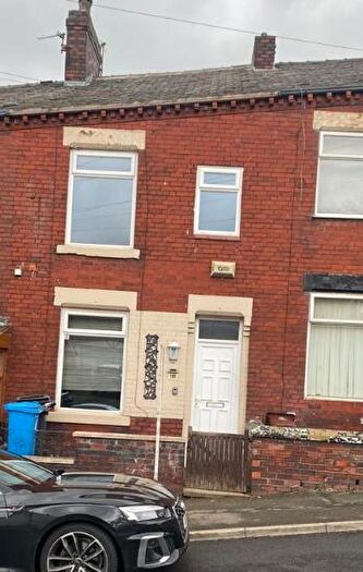 3 Bedroom Terraced House To Rent In Crompton Street Oldham, Lancashire, OL1