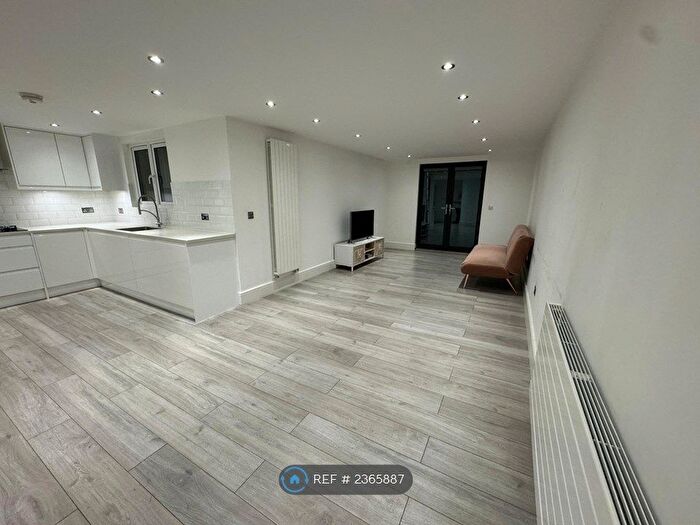 1 Bedroom Flat To Rent In Mount Road, London, NW4