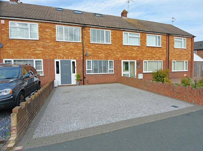 4 Bedroom Terraced House For Sale In Albany Road, Old Windsor, SL4