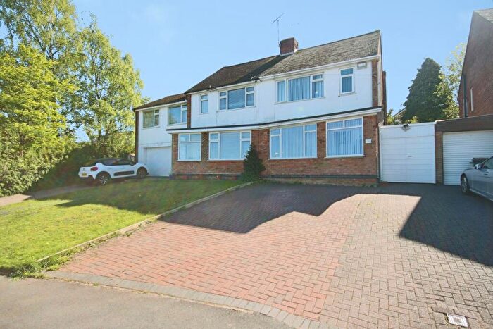 3 Bedroom Semi-Detached House For Sale In Wellesbourne Road, Coventry, West Midlands, CV5
