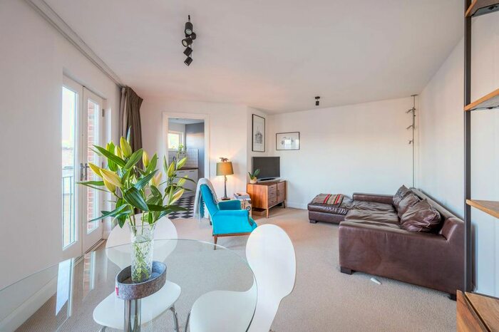 1 Bedroom Flat To Rent In Durward Street, Whitechapel, London, E1