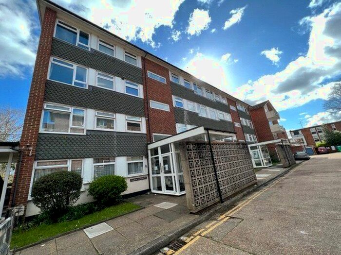 Studio To Rent In Carlton Court, Hulse Road, Southampton, Hampshire, SO15