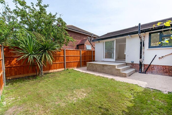 3 Bedroom Detached House To Rent In Grasmere Road, Streatham Common, London, SW16