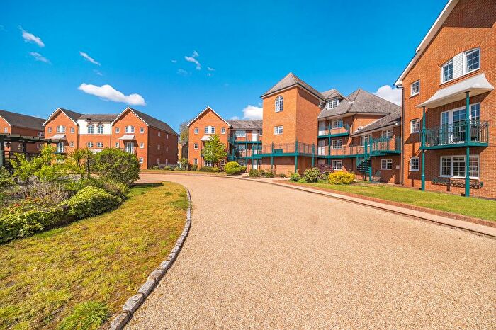 2 Bedroom Flat For Sale In St. Leonards Road, Windsor, SL4