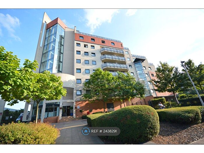 1 Bedroom Flat To Rent In Pontoon Dock, London, E16