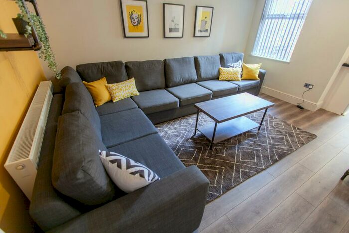 6 Bedroom Terraced House To Rent In Albert Edward Road, L7