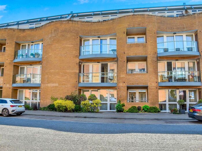 2 Bedroom Flat To Rent In Hamilton Place, Anchorage Way, Lymington, SO41