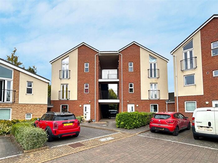 1 Bedroom Flat For Sale In Clog Mill Gardens, Selby, YO8