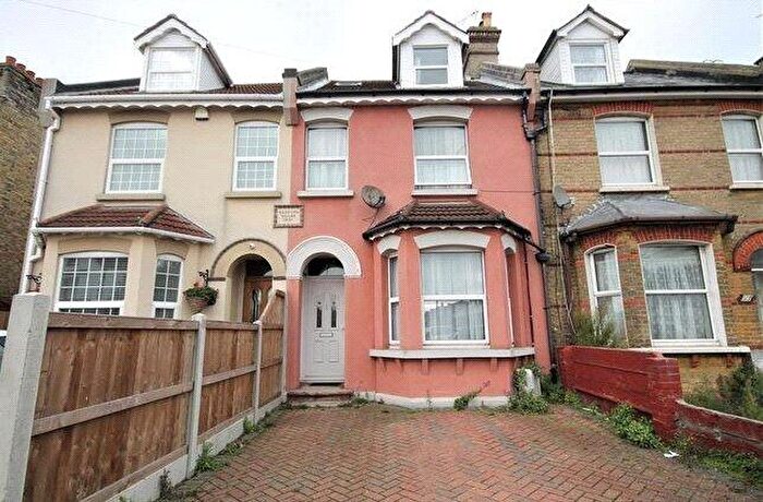 4 Bedroom Terraced House To Rent In Rosemary Road West, CO15