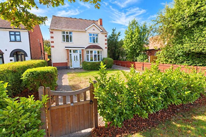 4 Bedroom Detached House For Sale In Wellingborough Road, Rushden, Northamptonshire, NN10