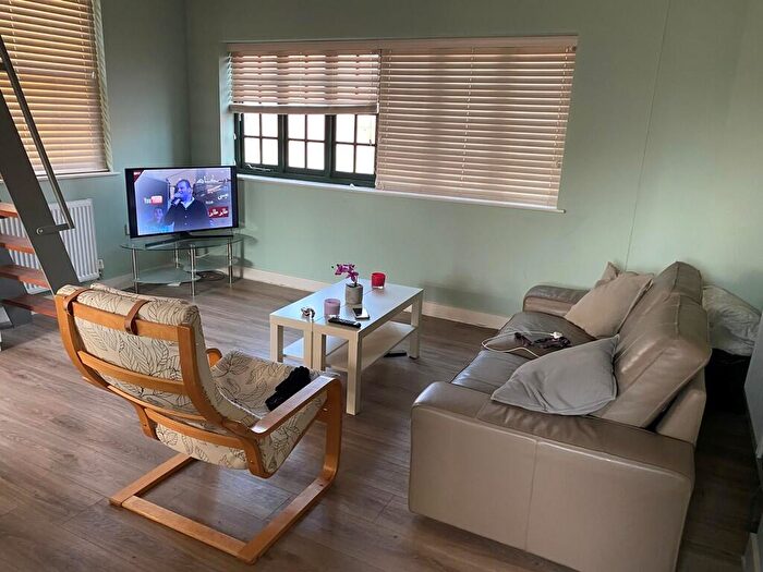 Studio To Rent In Apartment Harnall Court, CV1